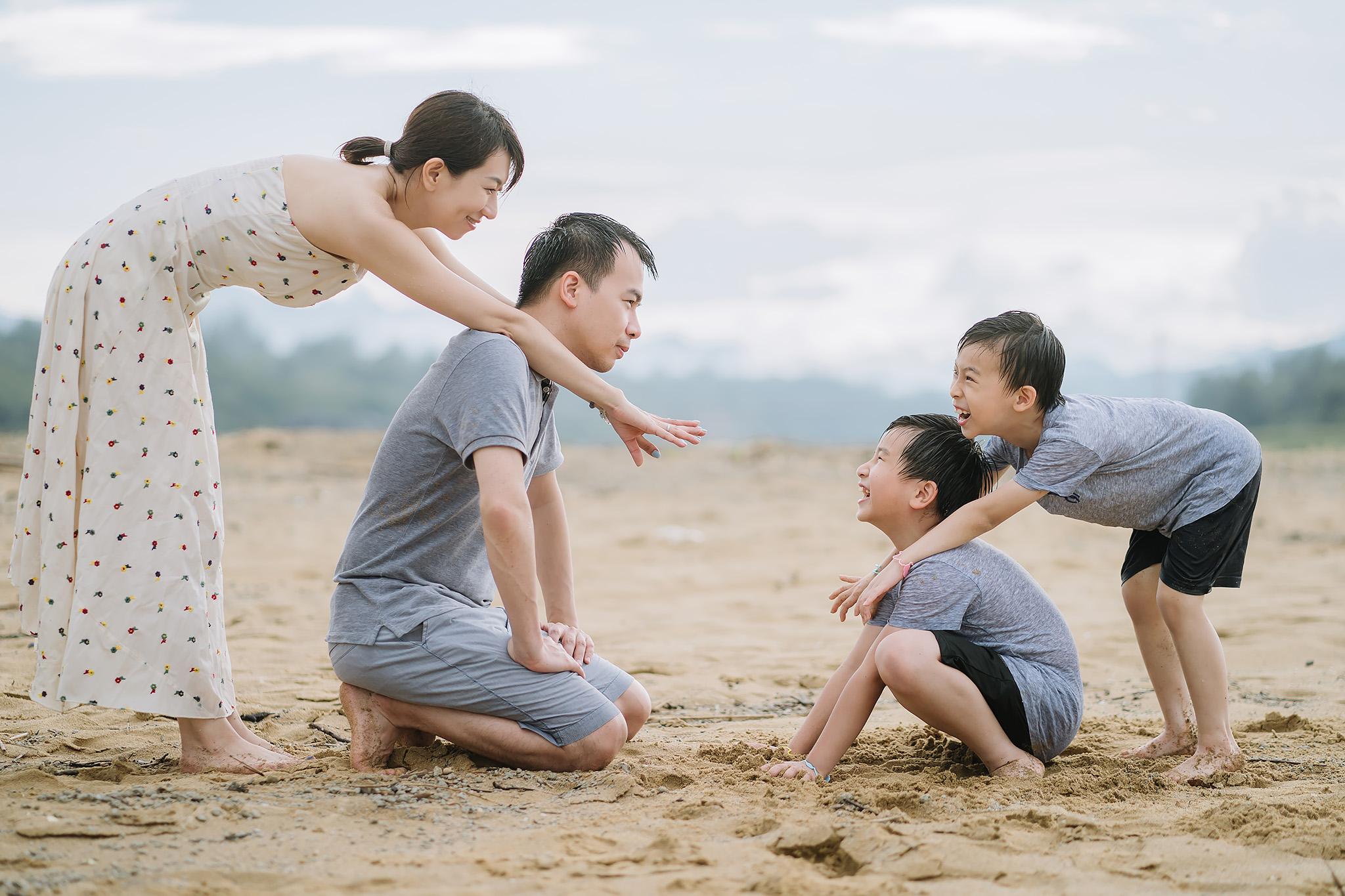 家庭寫真｜福隆｜We are family｜邊玩邊拍