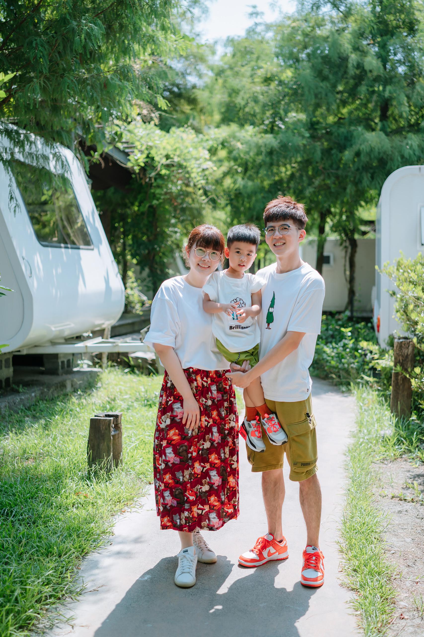 家庭寫真｜天ㄟ露營車｜We are family｜邊玩邊拍