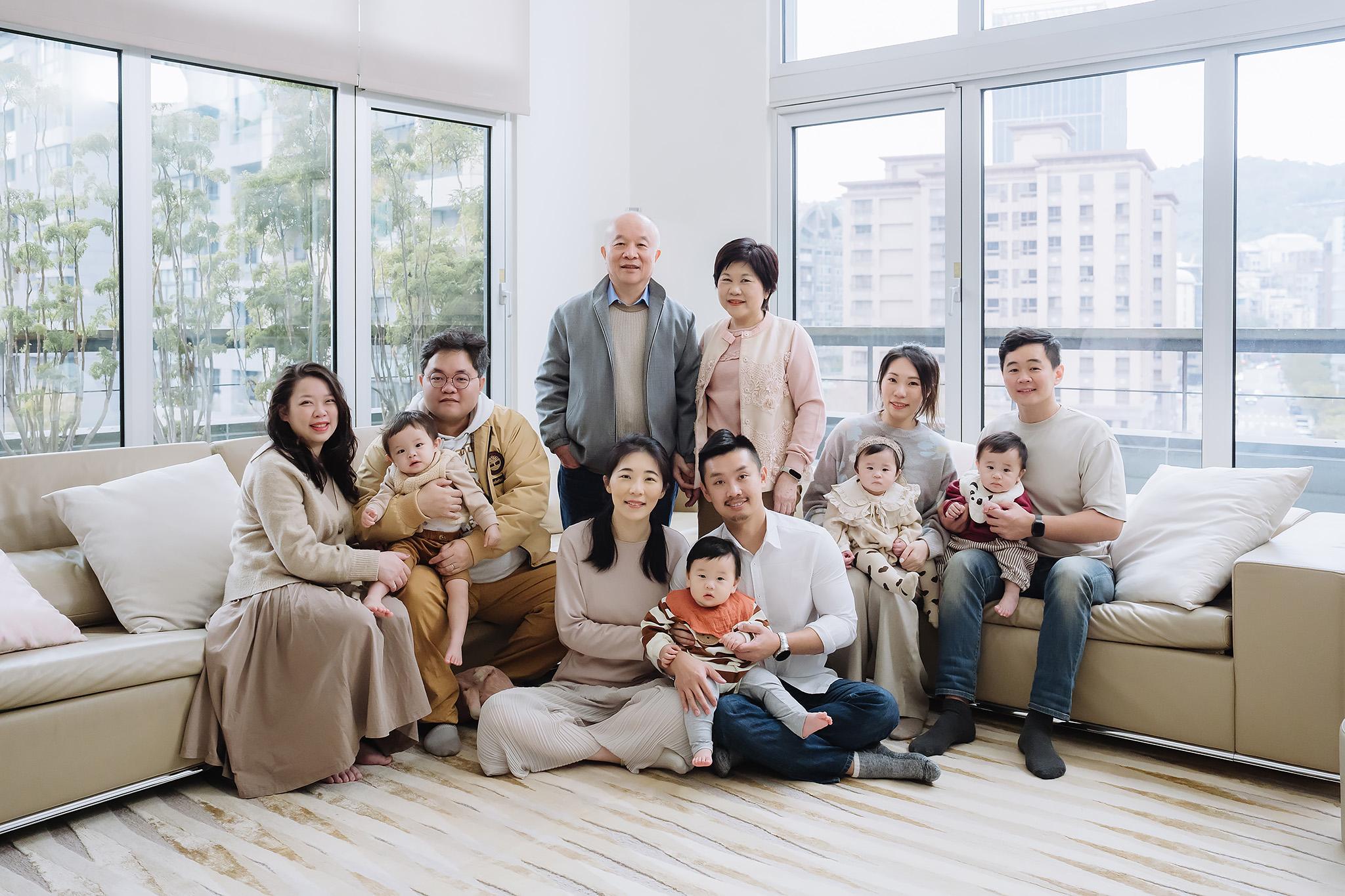 家庭寫真｜自宅｜We are family｜邊玩邊拍